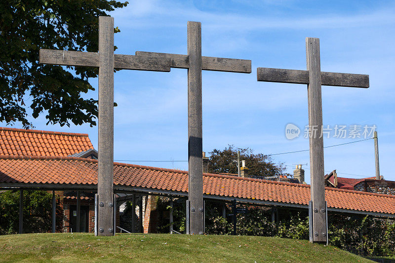诺福克沃尔辛厄姆圣母祠外的三个十字架