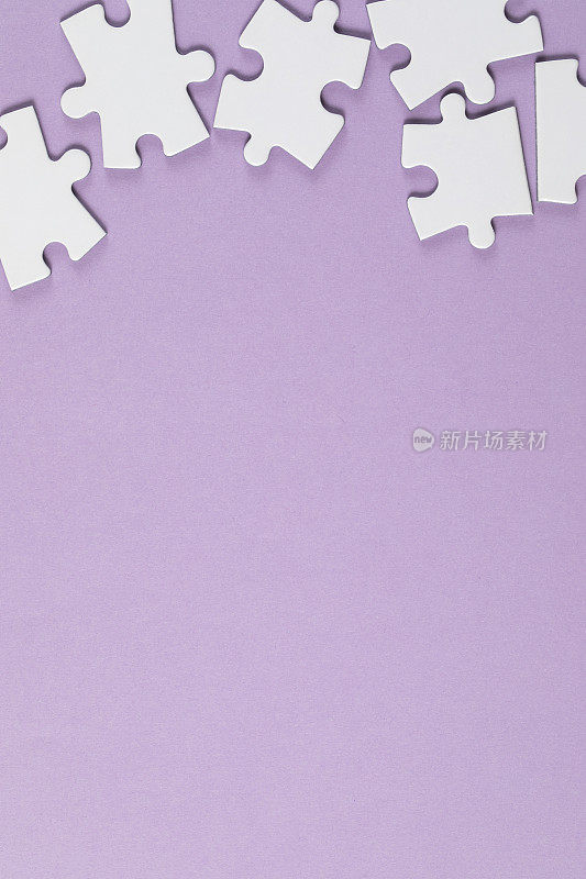 紫色背景的拼图游戏