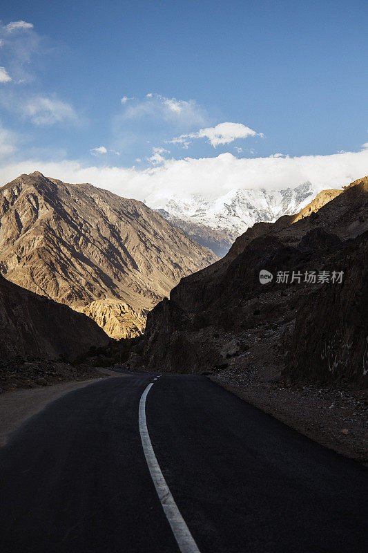 巴基斯坦喀喇昆仑公路上的山景