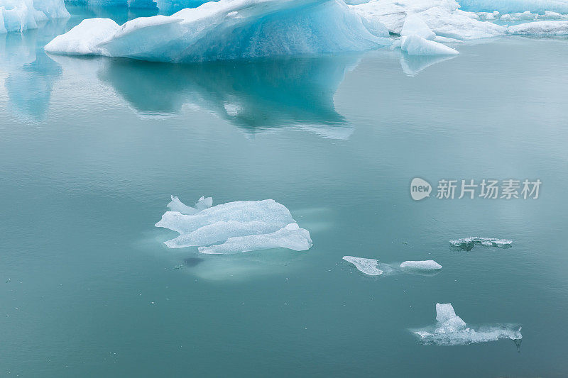 冰岛Jokulsarlon冰川泻湖冰山