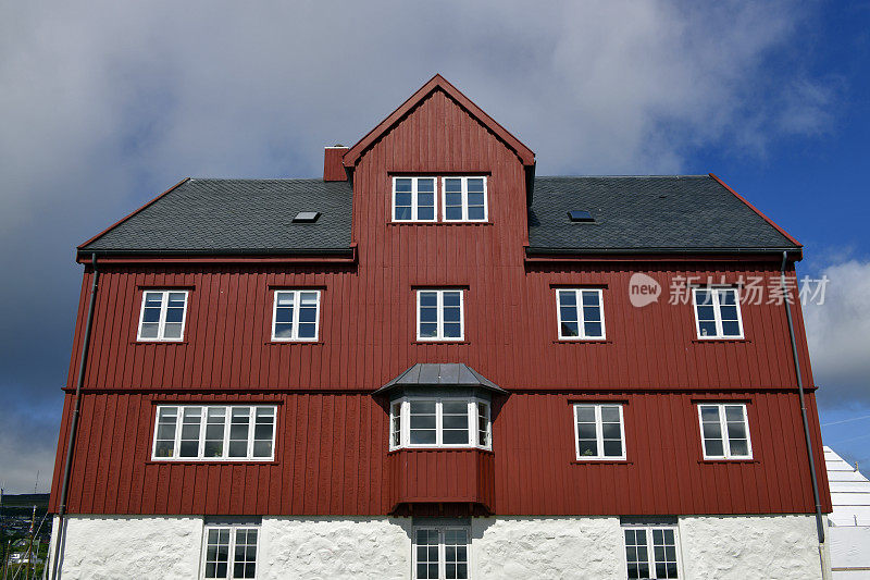 skansapakkusið(1749年)，国民政府的主要建筑-旧议会，廷加尼斯半岛，Tórshavn，法罗群岛