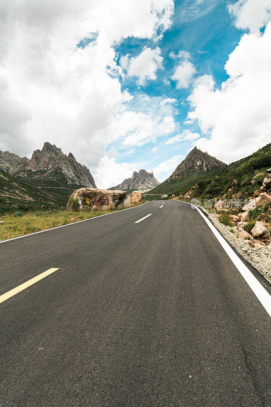 中国连宝业泽的山路