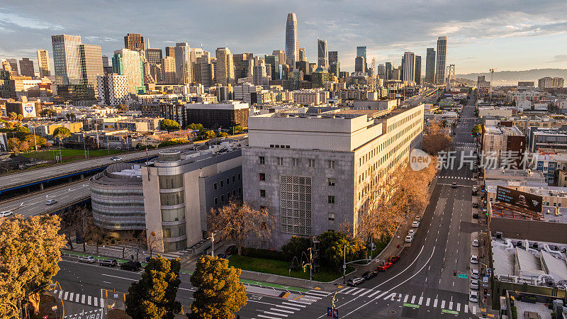 旧金山市中心和城市监狱