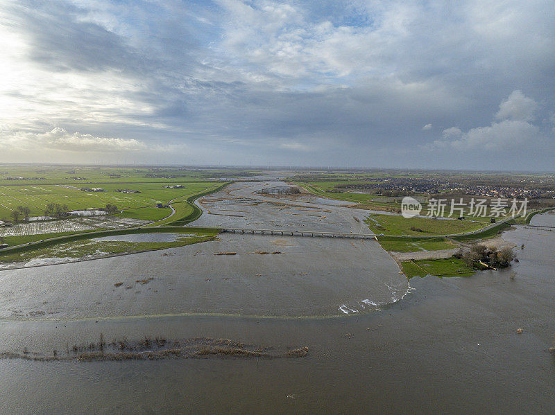 威瑟姆暴雨后，雷维迪普绕道河滩溢流的艾瑟尔河