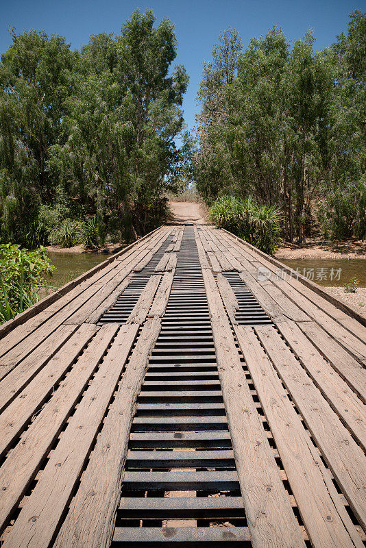 澳大利亚昆士兰州西部的古桥