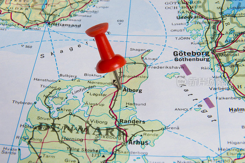 奥尔堡在挪威地图上用红色图钉标出