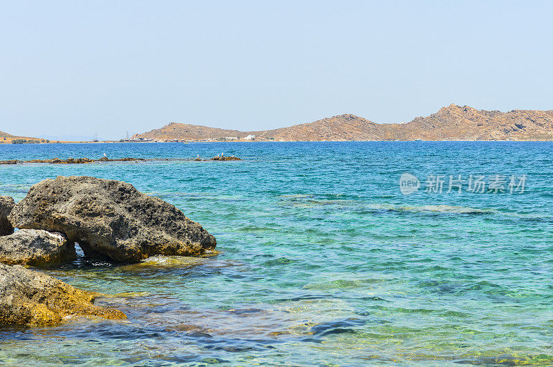 美丽的海滩和热带海洋-米科诺斯，希腊