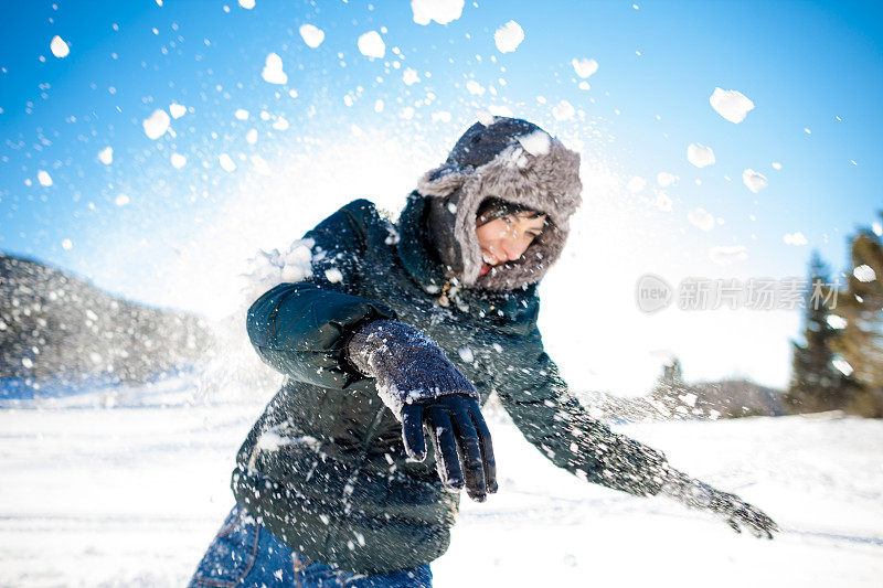 打雪仗