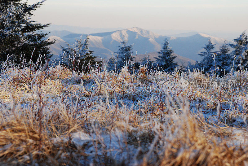 阿巴拉契亚的罗安山冬季景观