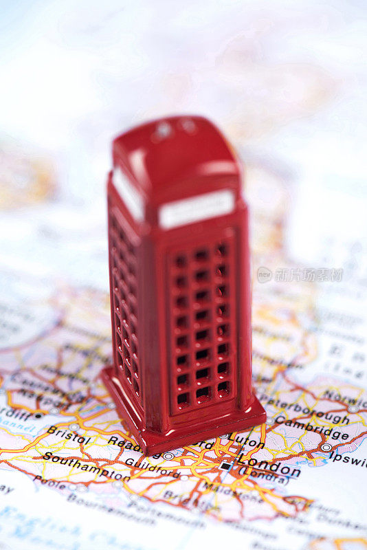 带有红色电话亭的英国伦敦地图