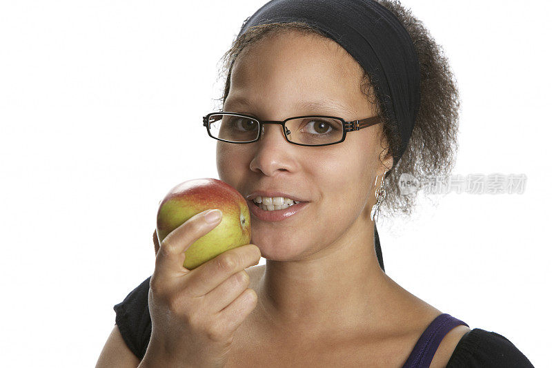 年轻女子的肖像和苹果