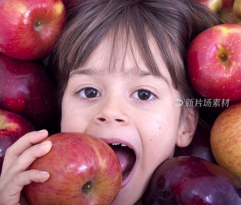 吃一个苹果