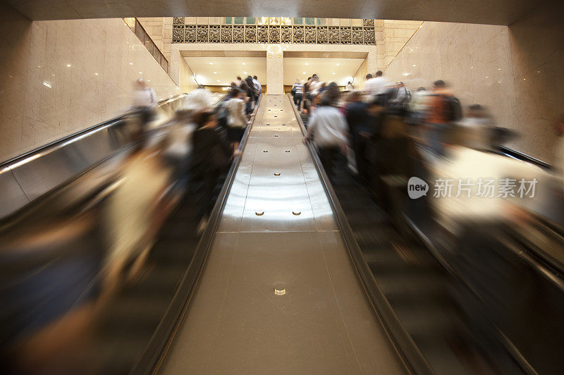 中央车站的自动扶梯