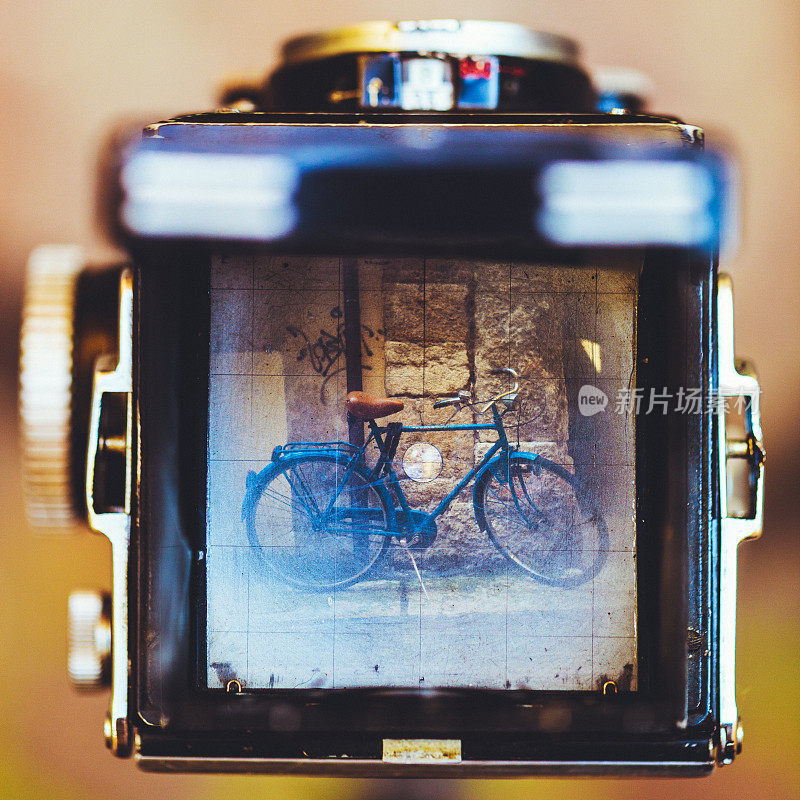 复古相机和复古自行车