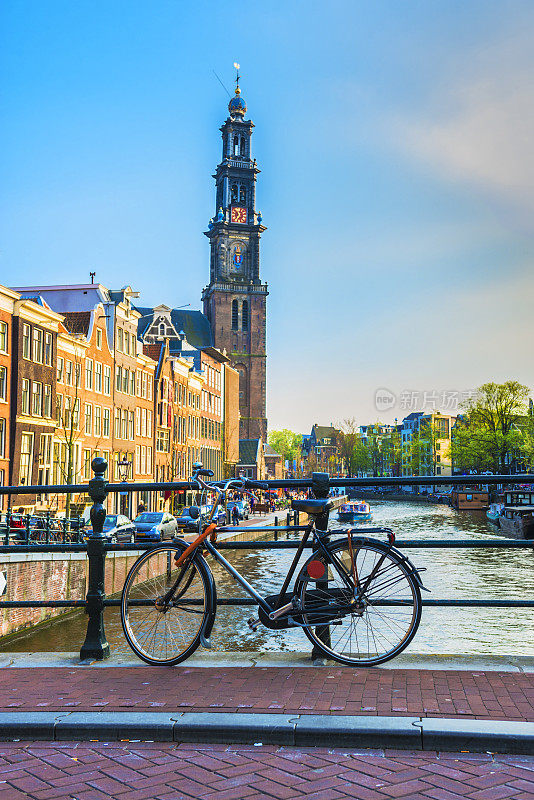 阿姆斯特丹的自行车和水道桥