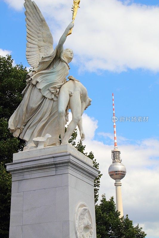 柏林的天使雕像和电视塔