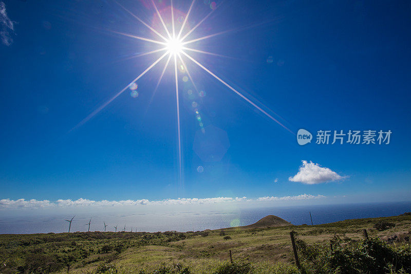 山顶上的风力涡轮机