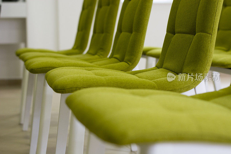 会议室商务休息室的空椅子