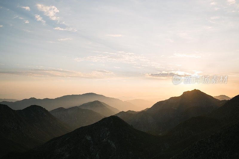 抽象背景日落剪影山景