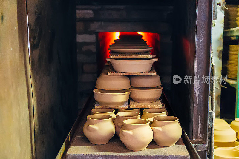用烤箱烧制陶器