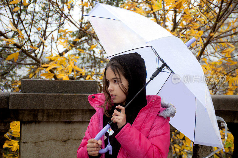 雨中的女孩