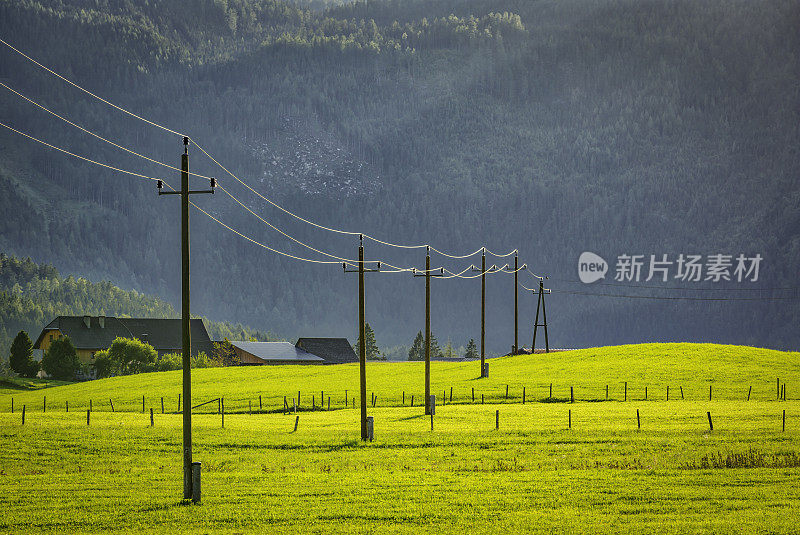 带绿色草地和电线的山地景观(HDRi)