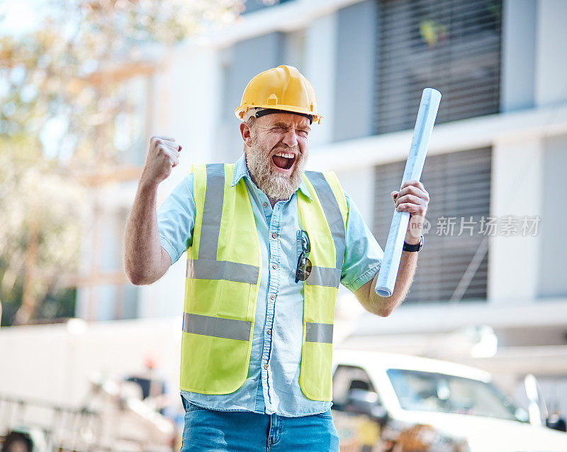 沮丧的男建筑工人大叫，失去他的脾气