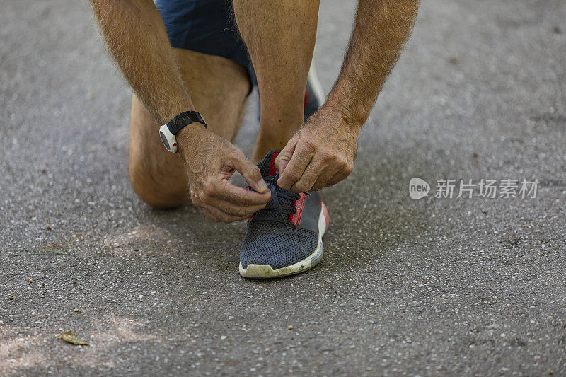 高级运动员系运动鞋鞋