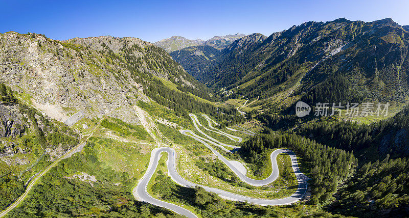 阿尔卑斯山的山路