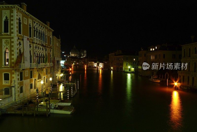 威尼斯大运河，晚上
