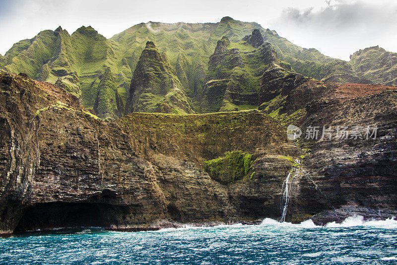 夏威夷考艾岛纳帕里海岸的风景优美