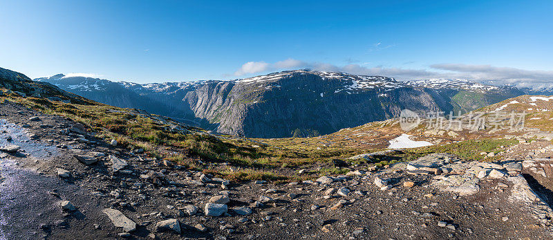 Trolltunga、歌、挪威