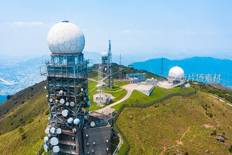 大帽山天文台的无人机照片，大帽山是香港的最高峰