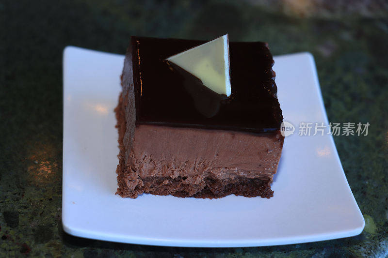 方形巧克力蛋糕
