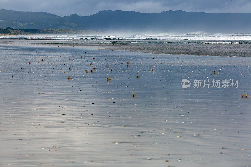 新西兰西海岸波涛汹涌