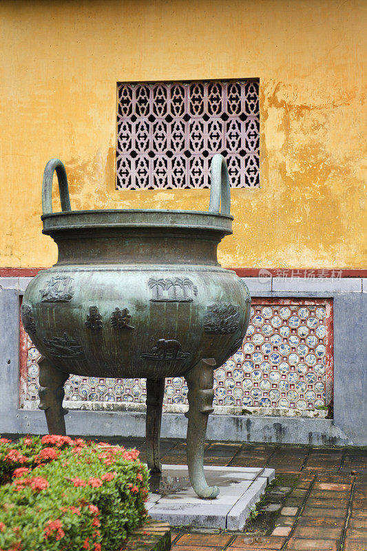 顺化紫禁城的青铜瓮