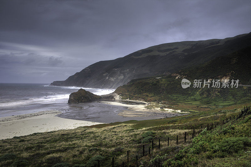 大苏尔岩海岸