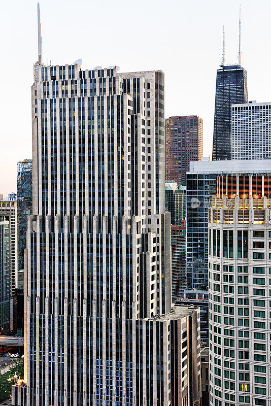 芝加哥市中心的NBC大厦鸟瞰图