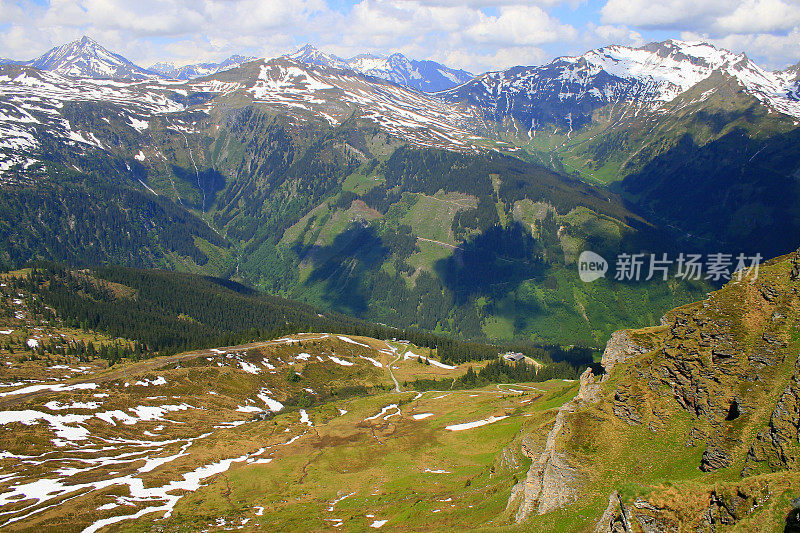 奥地利巴得嘎斯坦和大格洛克纳之上的泰洛阿尔卑斯山