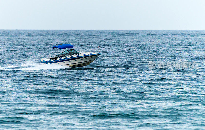 海上划船比赛