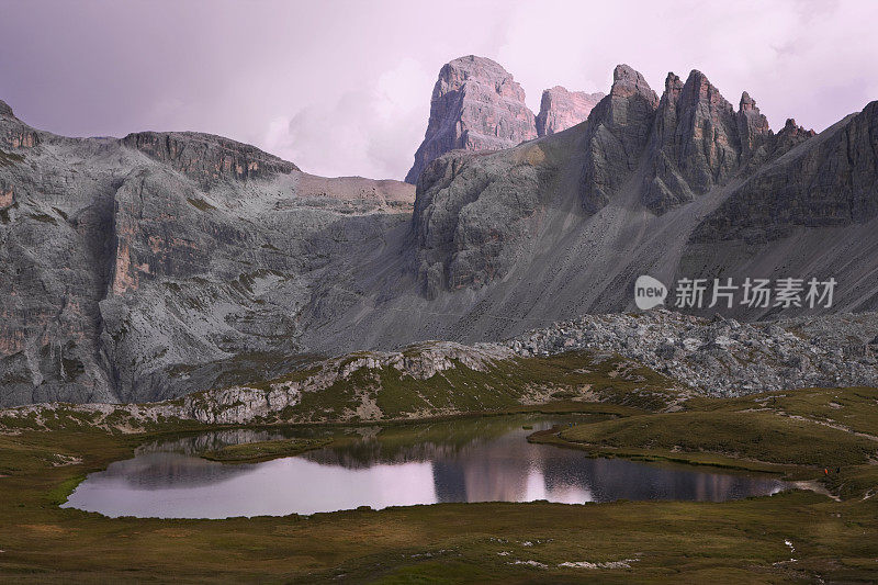 日落时分白云石阿尔卑斯山的风景优美的山景