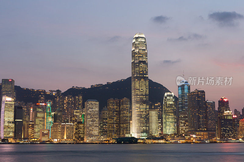 黄昏时分的香港天际线