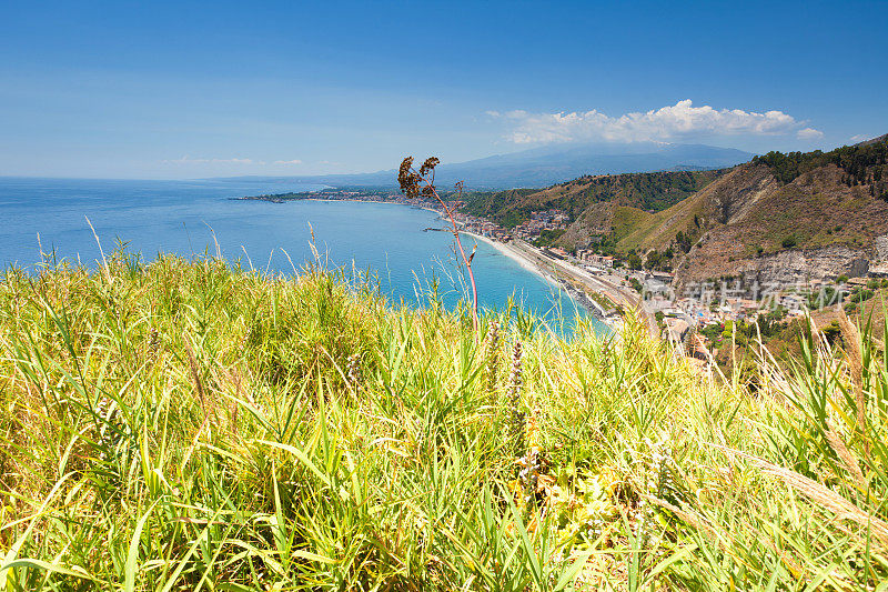 西西里岛的陶尔米纳海岸线