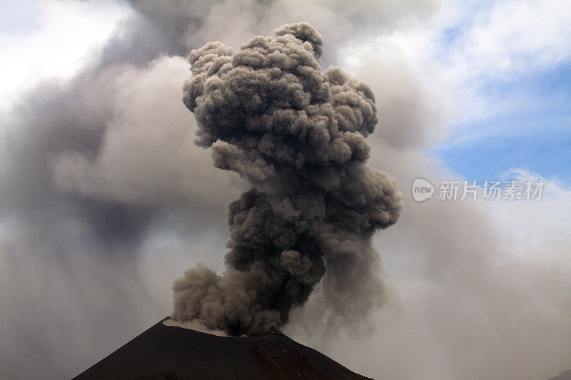 喀拉喀托火山火山灰云