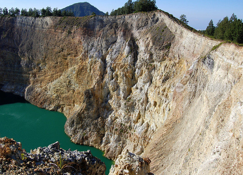 印度尼西亚弗洛雷斯岛Kelimutu火山