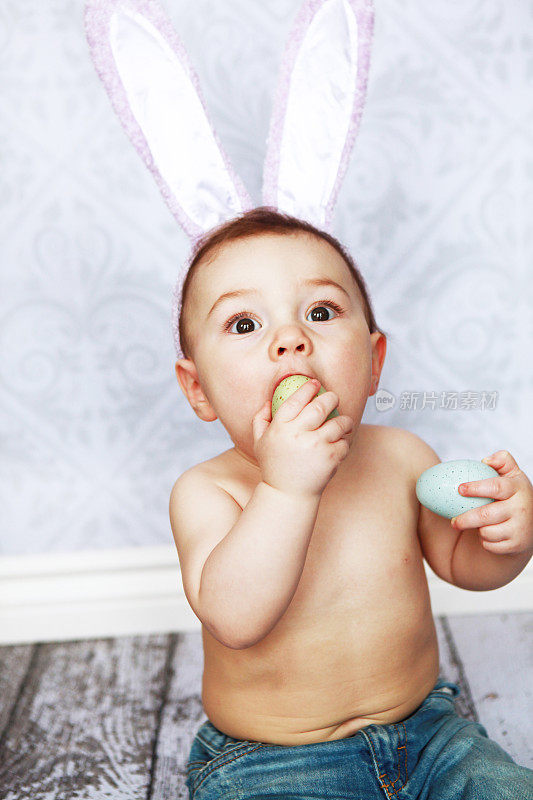 兔耳朵宝宝和复活节彩蛋
