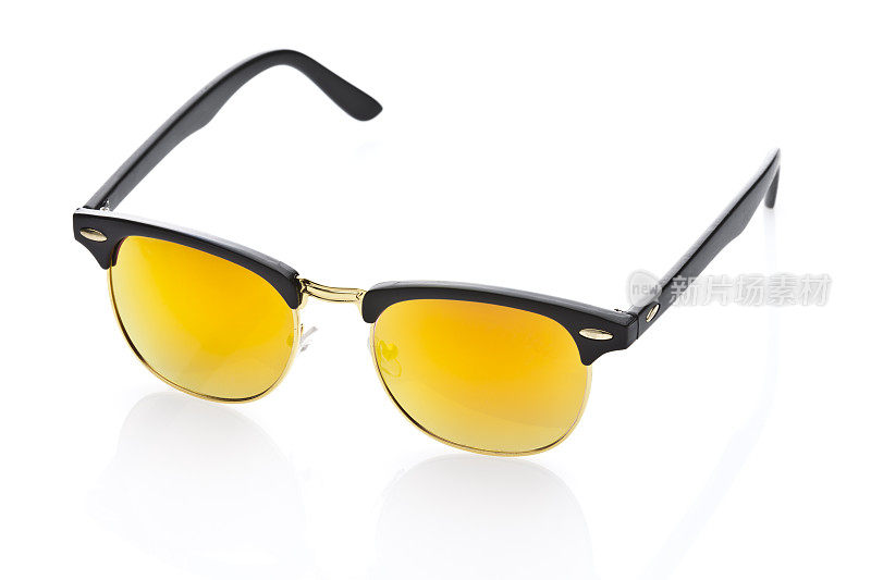 现代彩色太阳眼镜与黑色框架上的白色背景