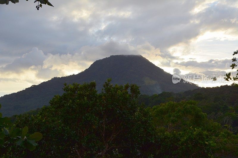 卡米圭因岛的火山景观