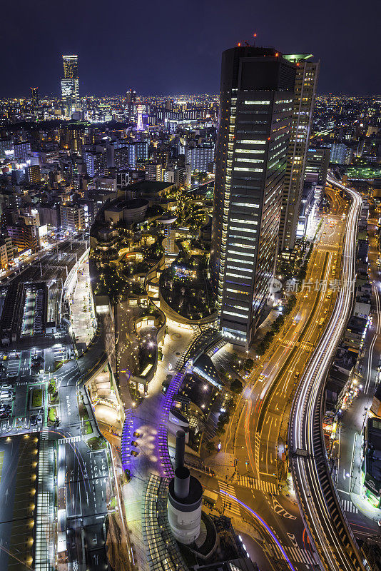 未来城市景观南波公园，安野春as闪闪的夜晚日本大阪