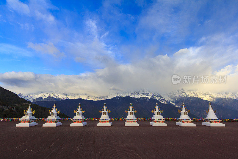 梅里雪山和飞来寺藏传佛塔，德清，云南，中国